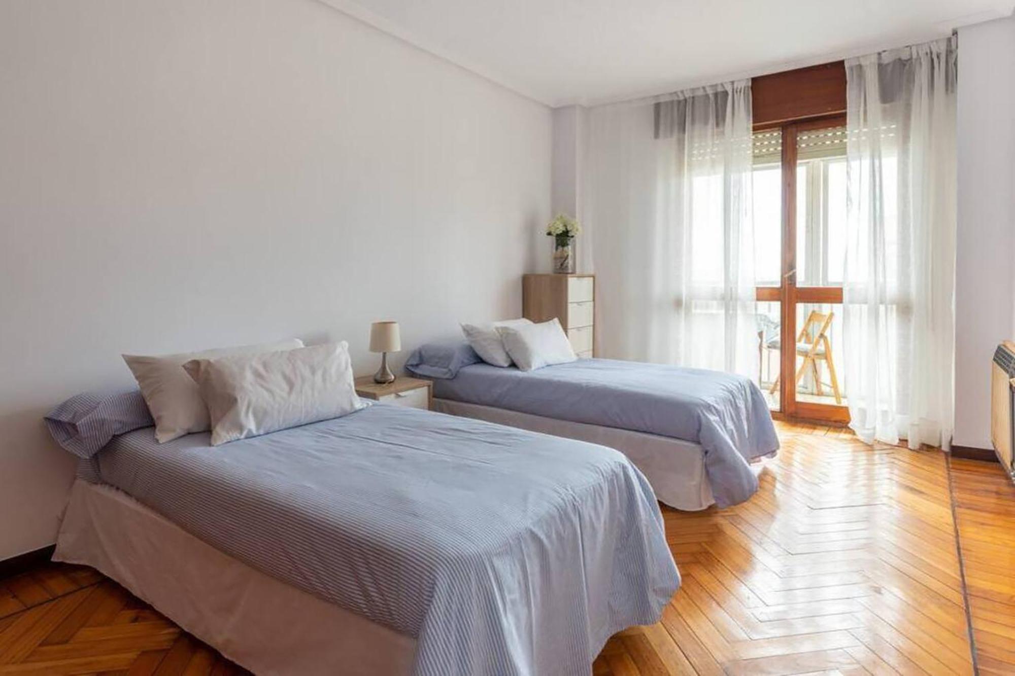Апартаменты Apartamento En Alto Miranda Con Parking Сантандер Экстерьер фото